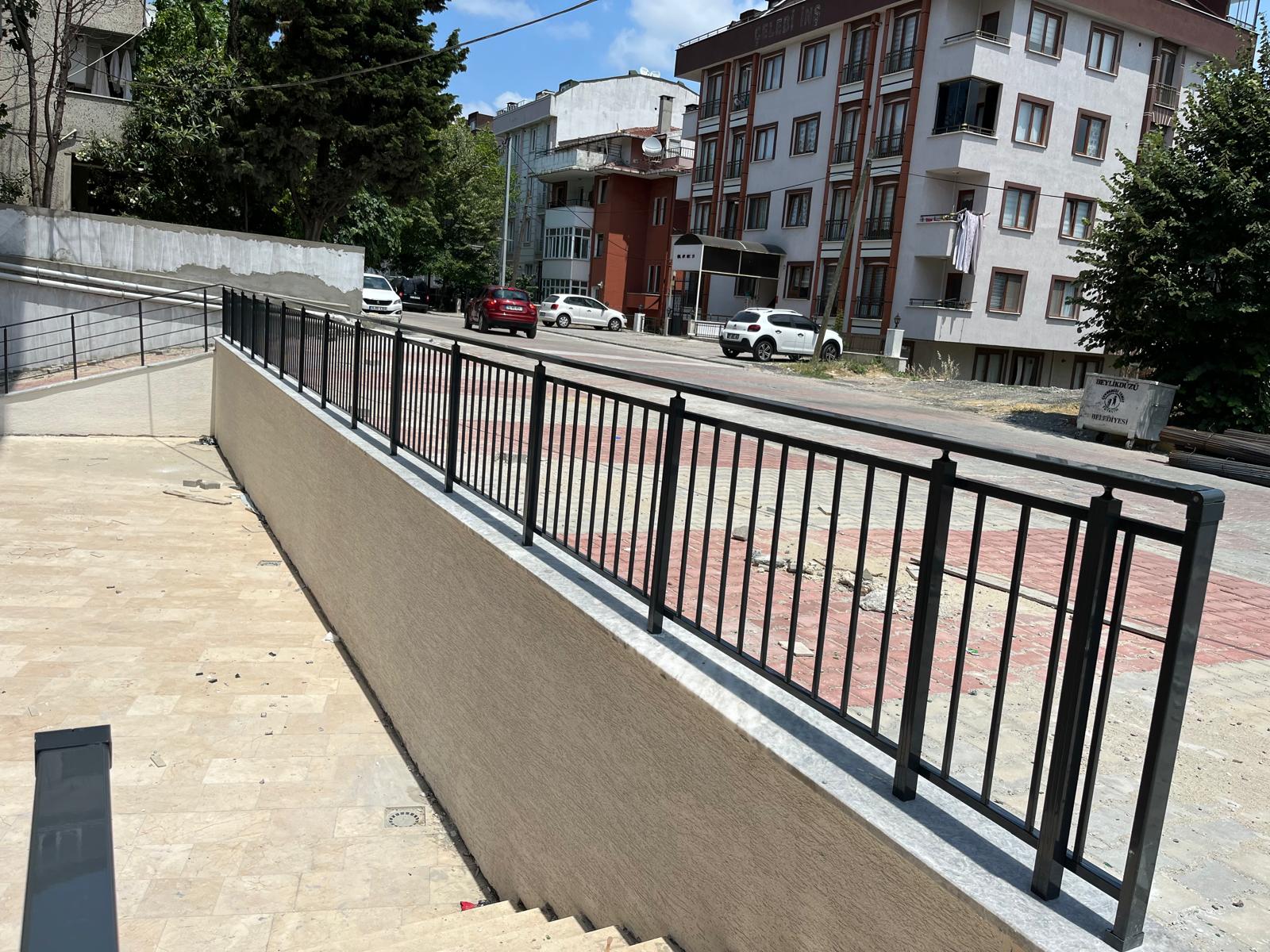 Merdiven pleksi korkuluk 38